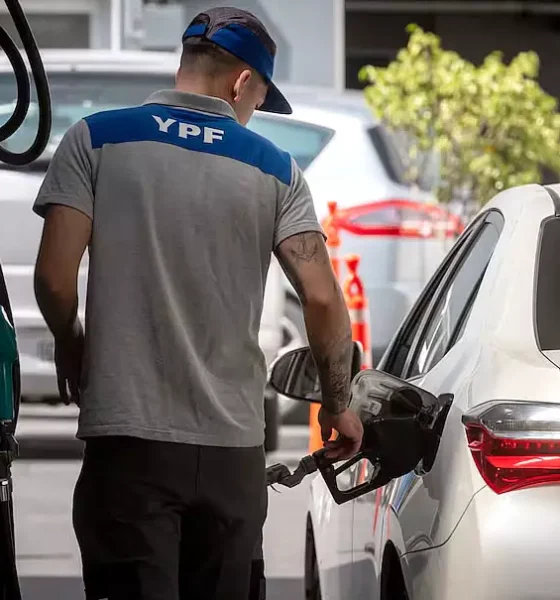 YPF bajará el precio de sus combustibles